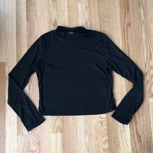 JUNIORS SIZE L BLACK LOW TURTLENECK (SO STRETCHY)